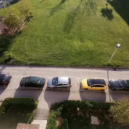 Apartament Svjetao Apartman I Besplatan Parking Na Hrasnom Kod Bosmala *